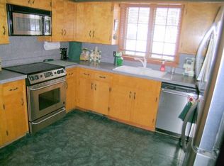 23 Mirror Lake Dr, Mirror Lake, NH 03853