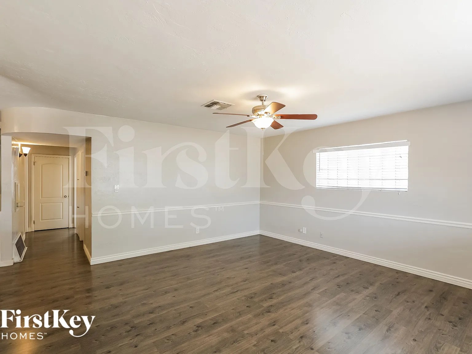 3 bed, 2.0 bath, 1953 sqft, $2,155 — Photo 4