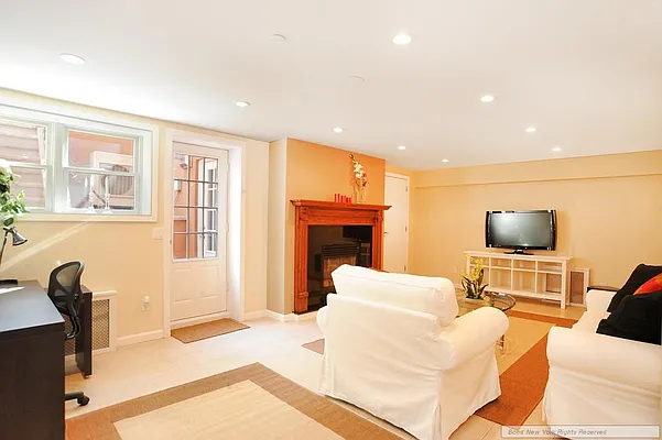 Sold by Bond New York | media 16