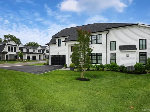 115 Three Ponds Lane E, Woodbury, NY 11797