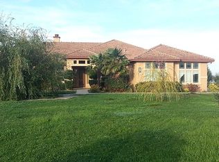 9420 Crossrail Dr, Wilton, CA 95693