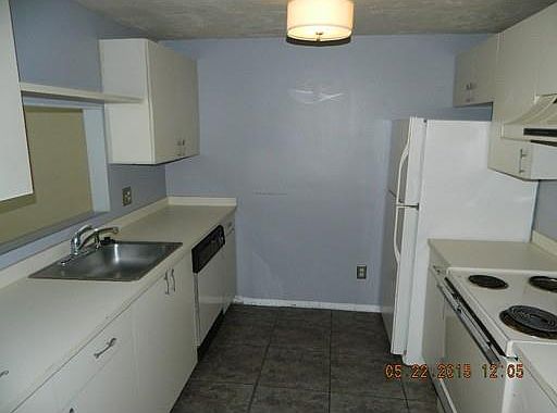 4th image of 21 Prudence Crandall Ln #21