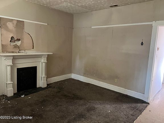 2nd image of 3019 Rowan St