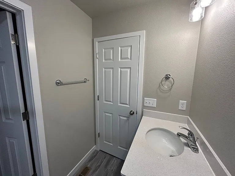 3828 Scorpio Dr SE — Photo 10