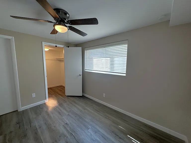 102 W Ida Ave — Photo 22