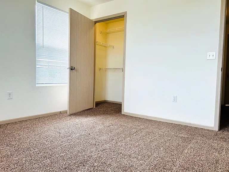 913 Westridge Dr #10 — Photo 14