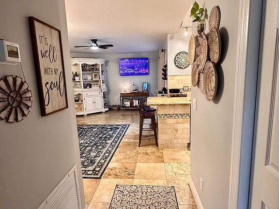 5th image of 2533 SW 15th Pl