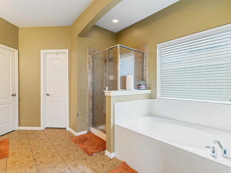 1002 Wallin Farms Cv — Photo 13