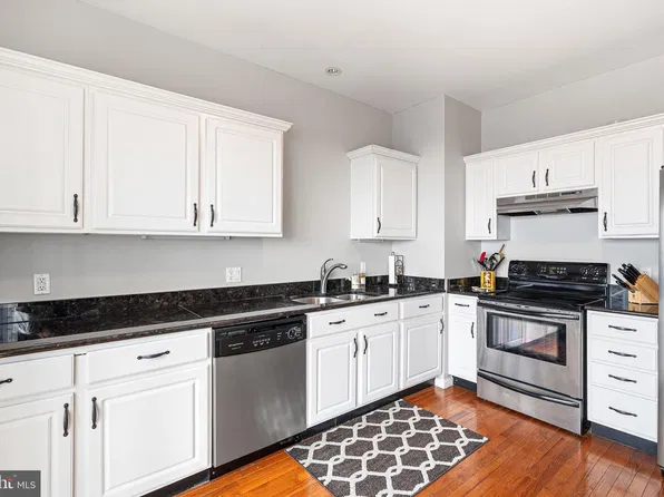 1303 South St, Philadelphia, PA 19147
