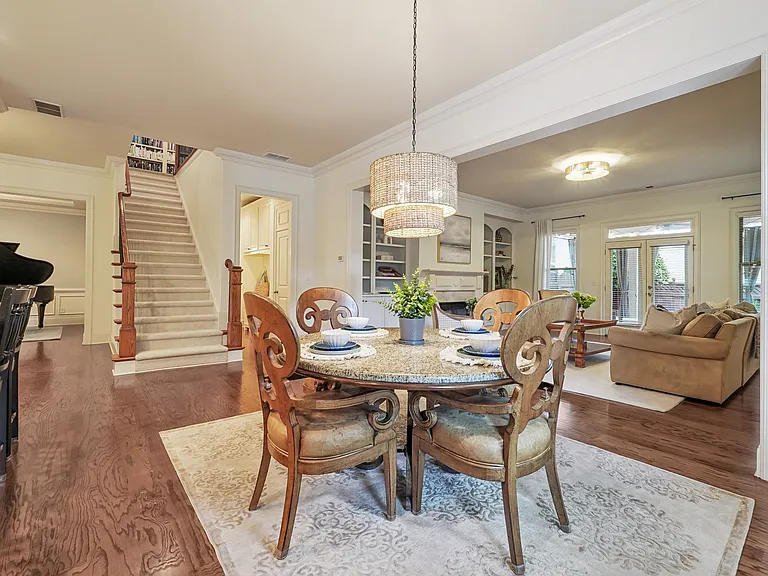 715 Saybeck Way — Photo 8