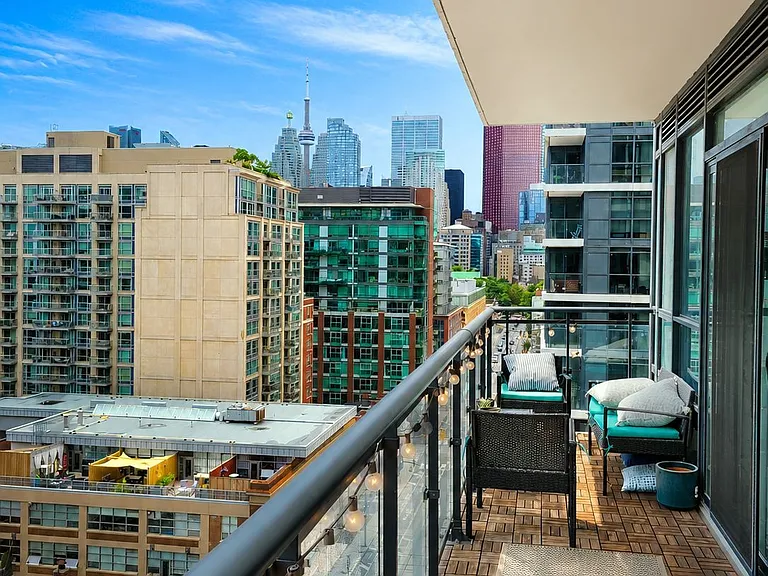 460 Adelaide St E #1515 — Photo 12