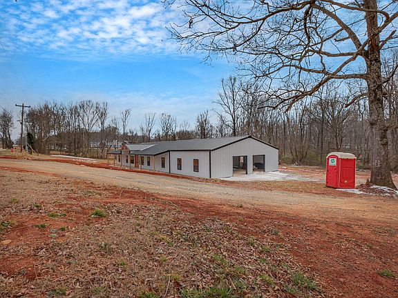 3rd image of 536 Old Mill Rd
