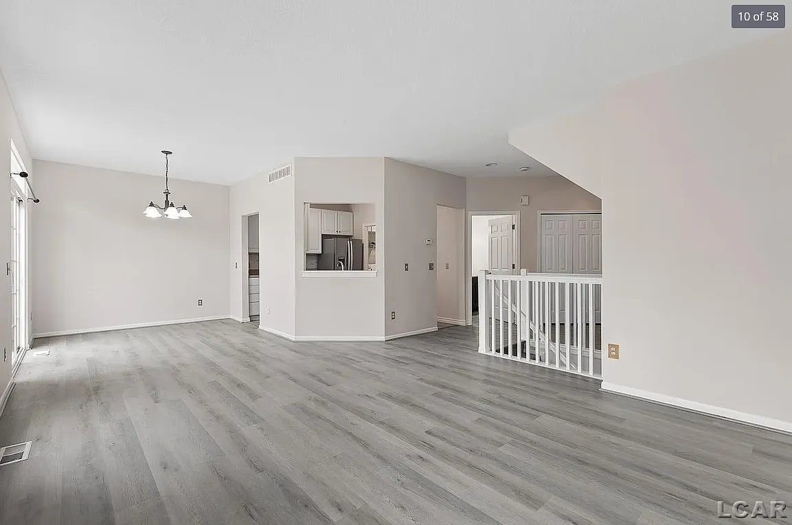 3 bed, 2.5 bath, 2146 sqft, $2,355 — Photo 2
