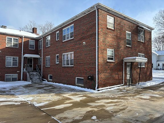 2nd image of 190 Maple St