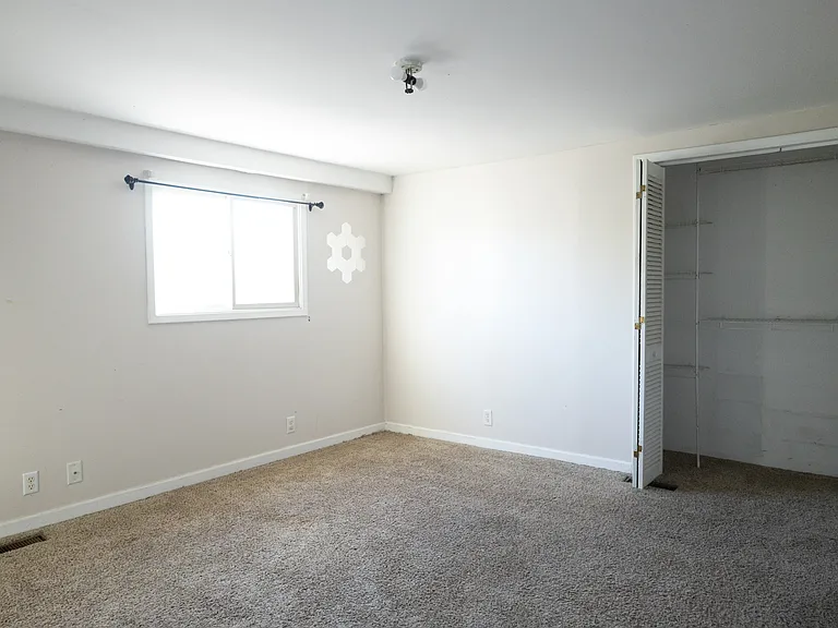 619 W Baraga Ave — Photo 5