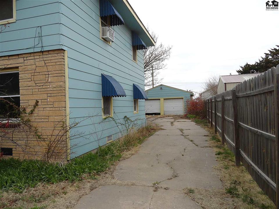 2nd image of 912 W Kansas Ave