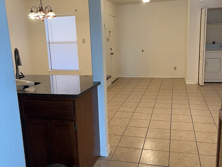 5005 San Francisco Ave — Photo 20