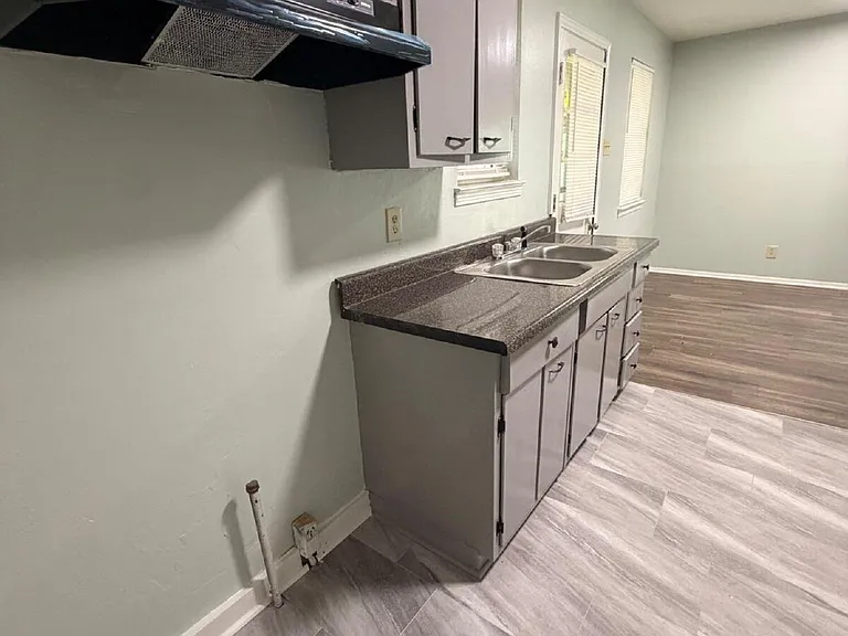 1624 Winfield Ave — Photo 4