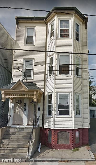 1st image of 324-326 Saratoga St
