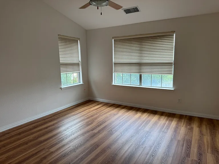 1355 Chase Ln — Photo 21