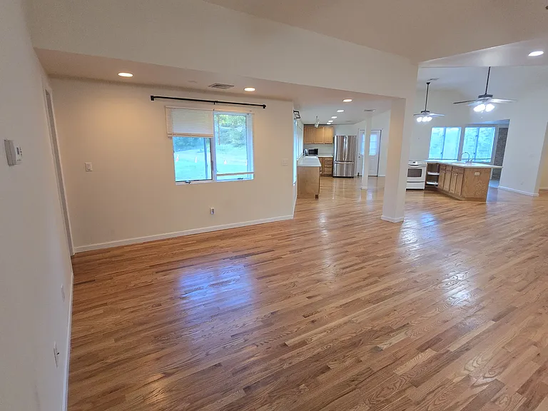 270 Station Rd — Photo 15