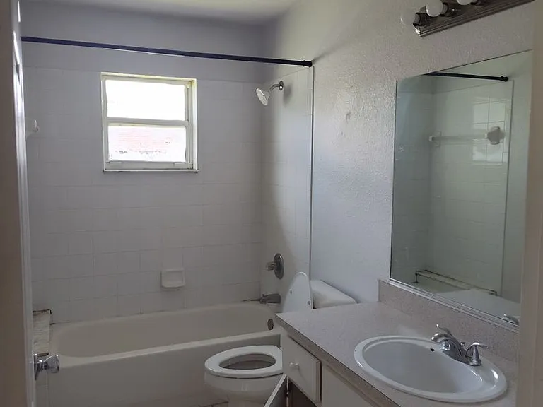 4540 SW 36th Ln — Photo 7