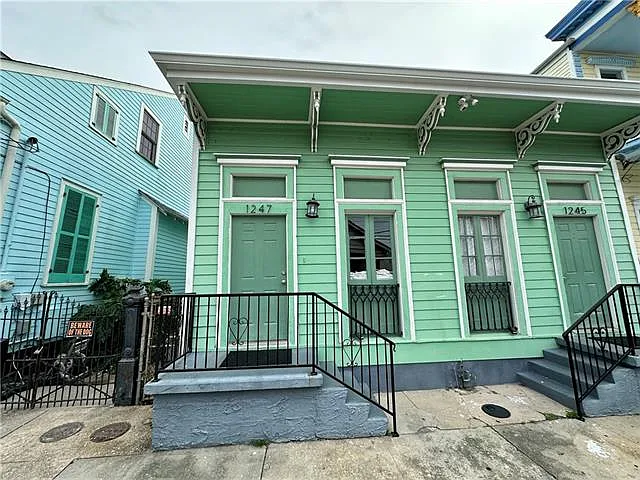 Building Photo - 1247 Kerlerec St