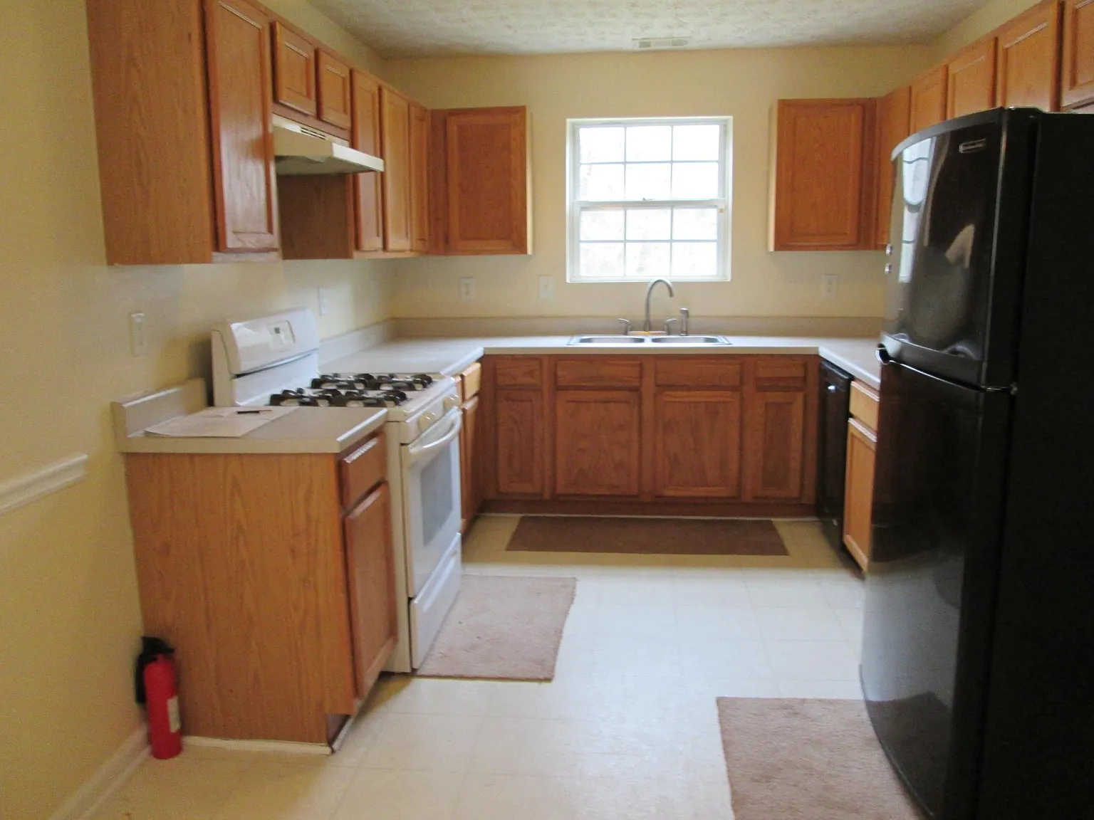 3 bed, 2.5 bath, 1473 sqft, $2,000 — Photo 3