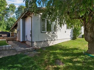 919 Hemlock St, Campbell River, BC V9W3E2