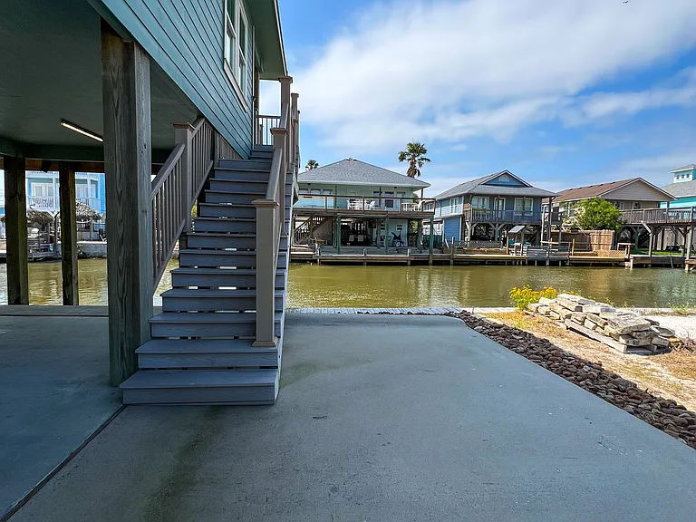 4037 Summit Dr — Photo 29