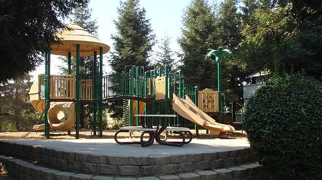 1st image of 1756 Willowbrook Dr #9smzhph2r