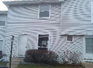 250 Peppertree Ln, Aurora, IL 60504