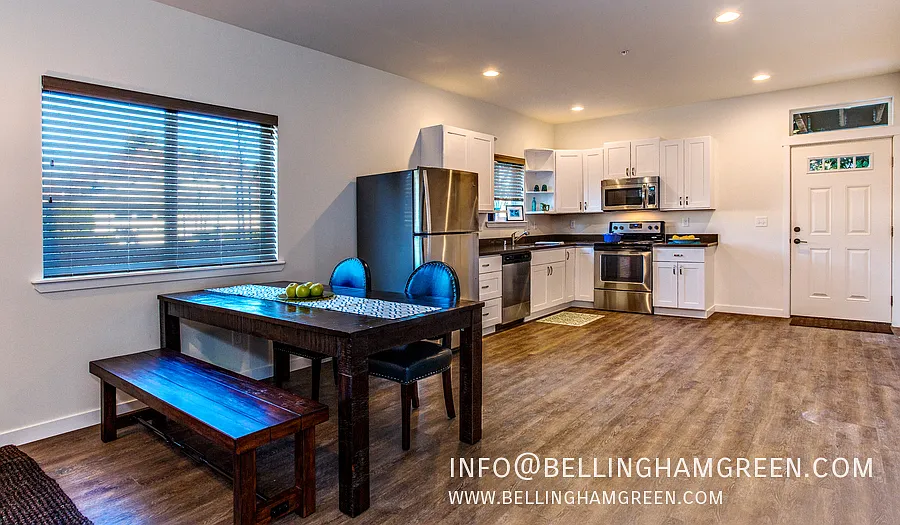 Free Months Rent Spacious/Open 3 Bed/2 Bath + Office Apartment - Ferndale — Photo 4