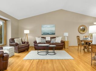 1105 W 158th St, Burnsville, MN 55306