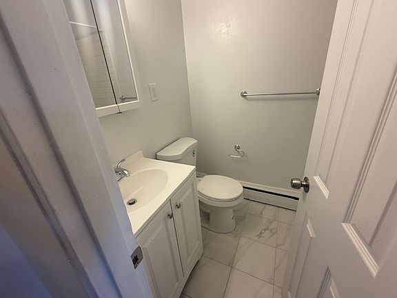 4th image of 159 Nassau Ave #1E