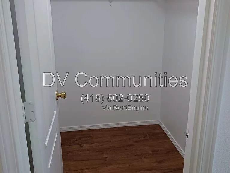 2571 NW Cedar Ave #3 — Photo 6