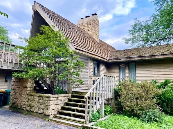 25437 N Cayuga Trl, Lake Barrington, IL 60010