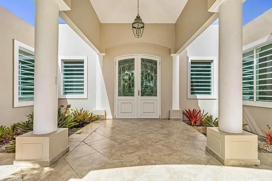 4 bed, 3.0 bath, 3800 sqft, $8,500 — Photo 4