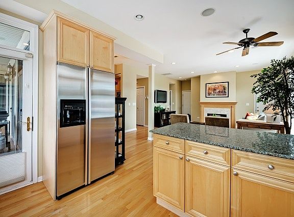 5th image of 2728 N Lincoln Ave APT 4W