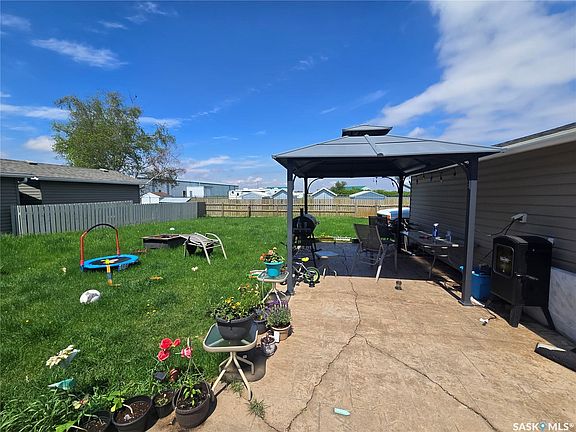 4th image of 334 Moltke Avenue