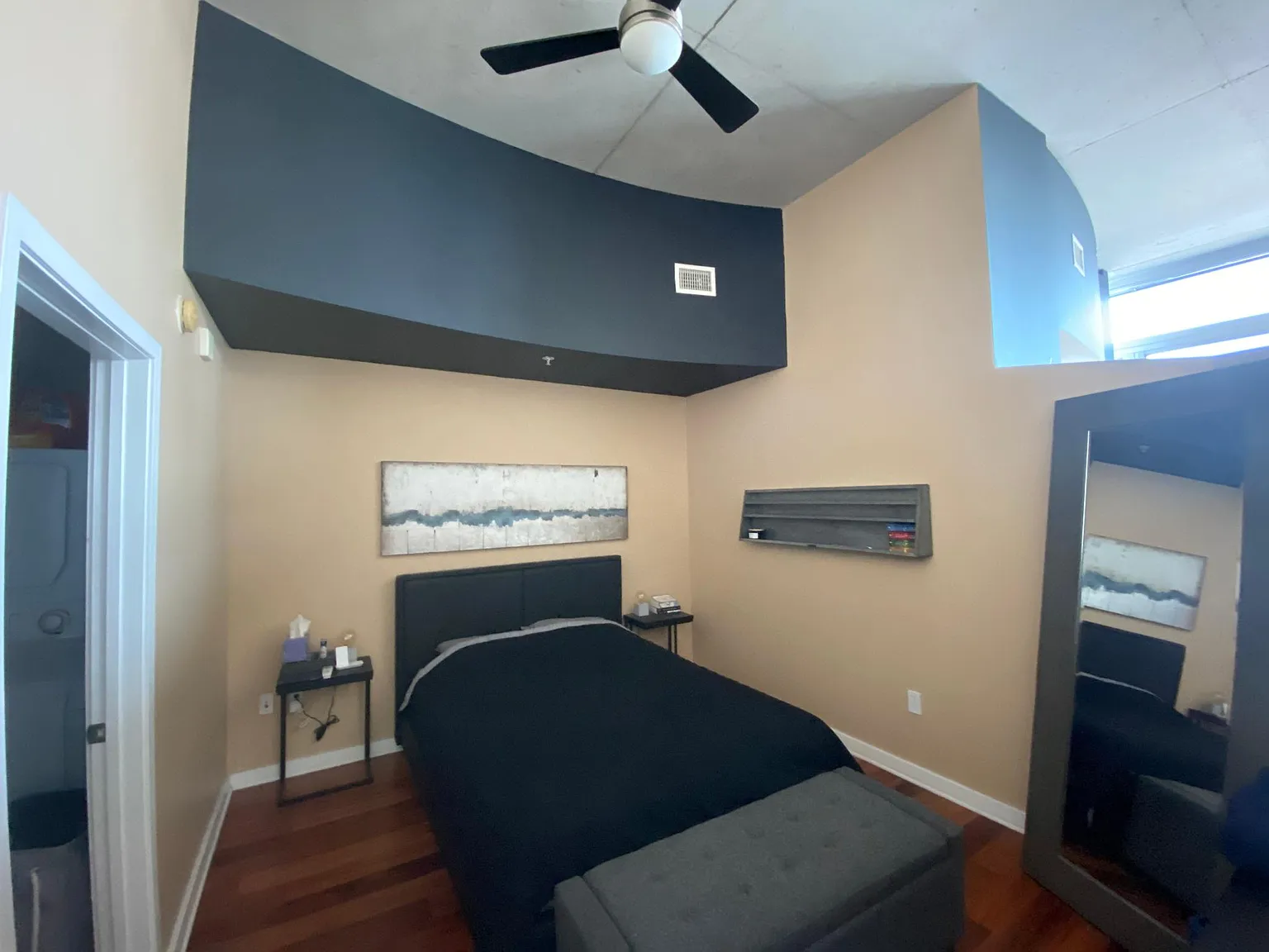 1 bed, 696 sqft, $2,950 — Photo 2