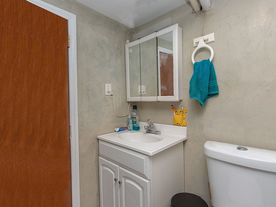 2nd image of 225 Randall Ave