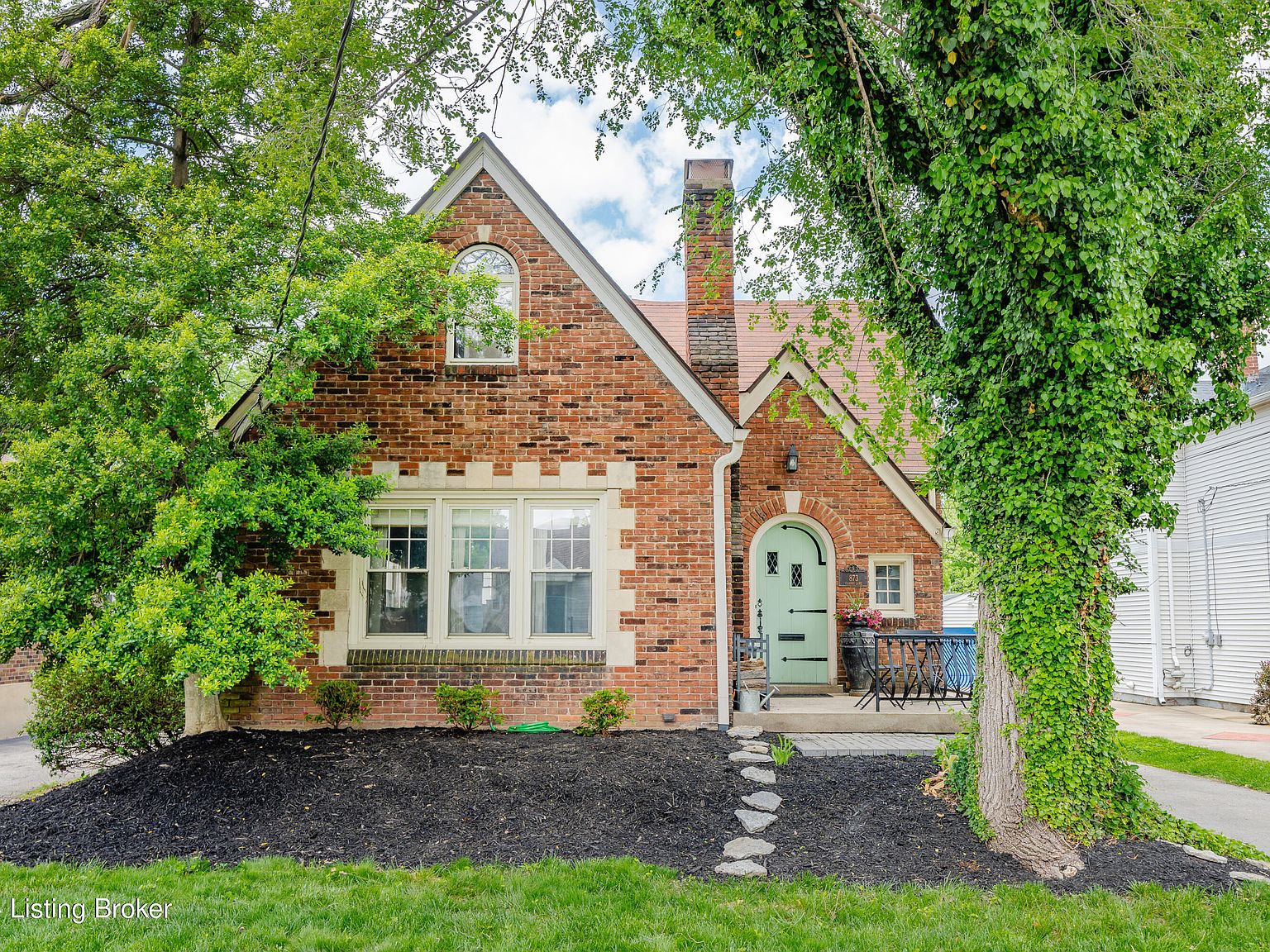 873 Clarks Ln, Louisville, KY 40217 | Zillow