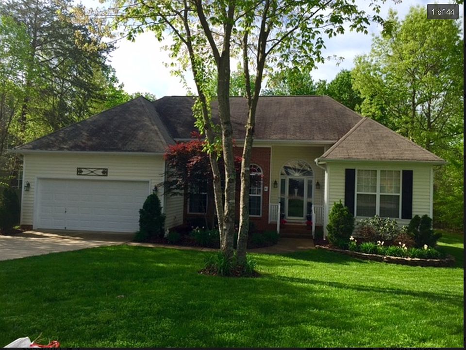 1st image of 4 Holly Springs Ln