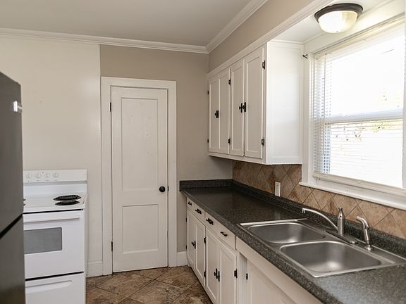 4th image of 235 Sharon Ave NW