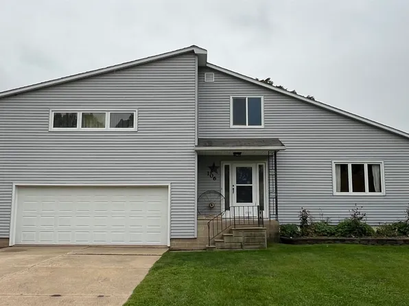 106 W Mill St, Fredericksburg, IA 50630