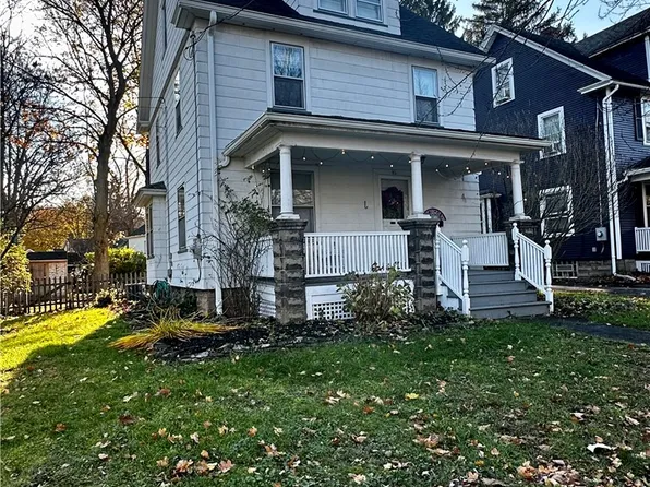 21 Maple St, Pittsford, NY 14534