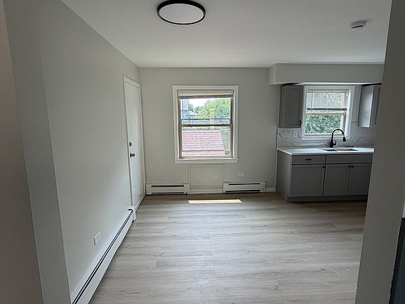 3rd image of 7810 S Escanaba Ave #1