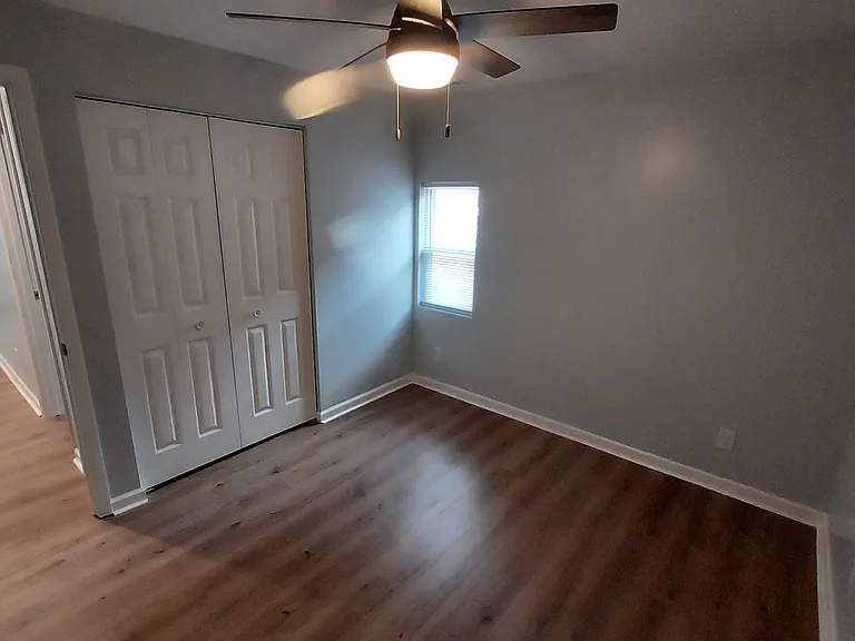 4513 Apache St — Photo 10
