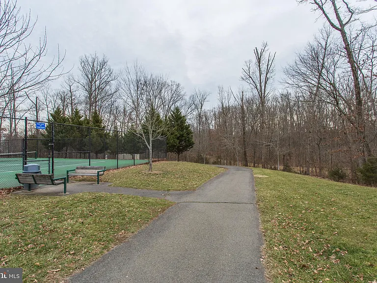 10168 Elgin Way — Photo 35